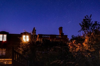The Influence of Different Colored Toilet Lights on Mood