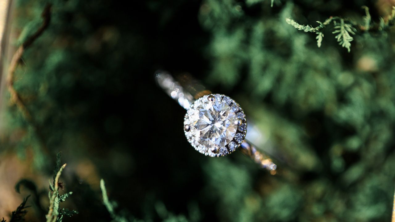 Understanding the Distinction: Hidden Halo vs. Traditional Halo Settings in Radiant Cut Diamond Rings