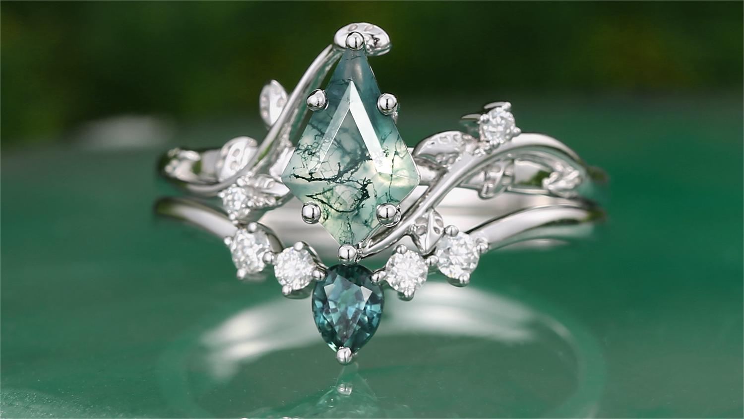 Who Normally Chooses Moss Agate, Engagement Rings?