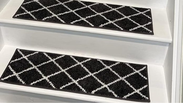 What-s-the-Best-Way-to-Keep-Non-Slippery-Stair-Carpets-Looking-New